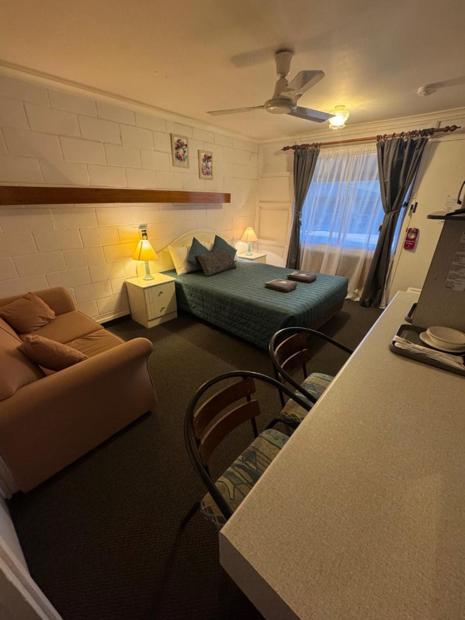 Warrego Motel Charleville Exteriér fotografie